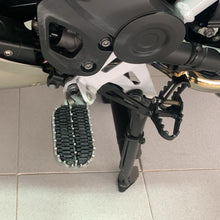 Cargar imagen en el visor de la galería, Reposapiés para BMW 1250 GS