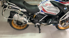 Cargar imagen en el visor de la galería, Reposapiés para BMW 1250 GS
